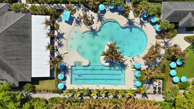 5172 Se Club Way #207, Stuart