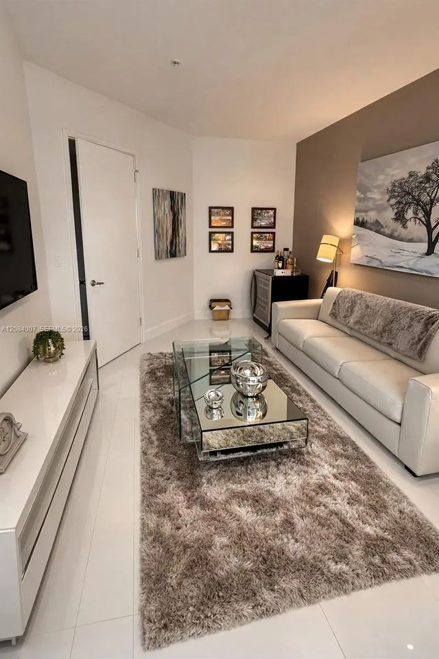 4 of 18 - 250 Ne Sunny Isles Boulevard #th-407, Sunny Isles Beach, FL