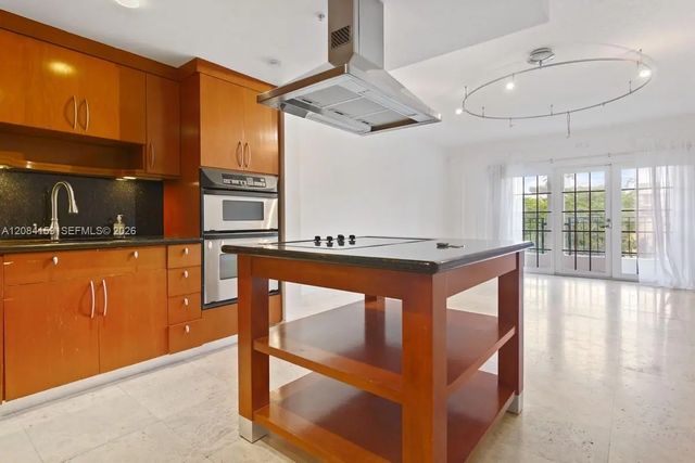 3 of 14 - 300 Euclid Avenue #209, Miami Beach, FL