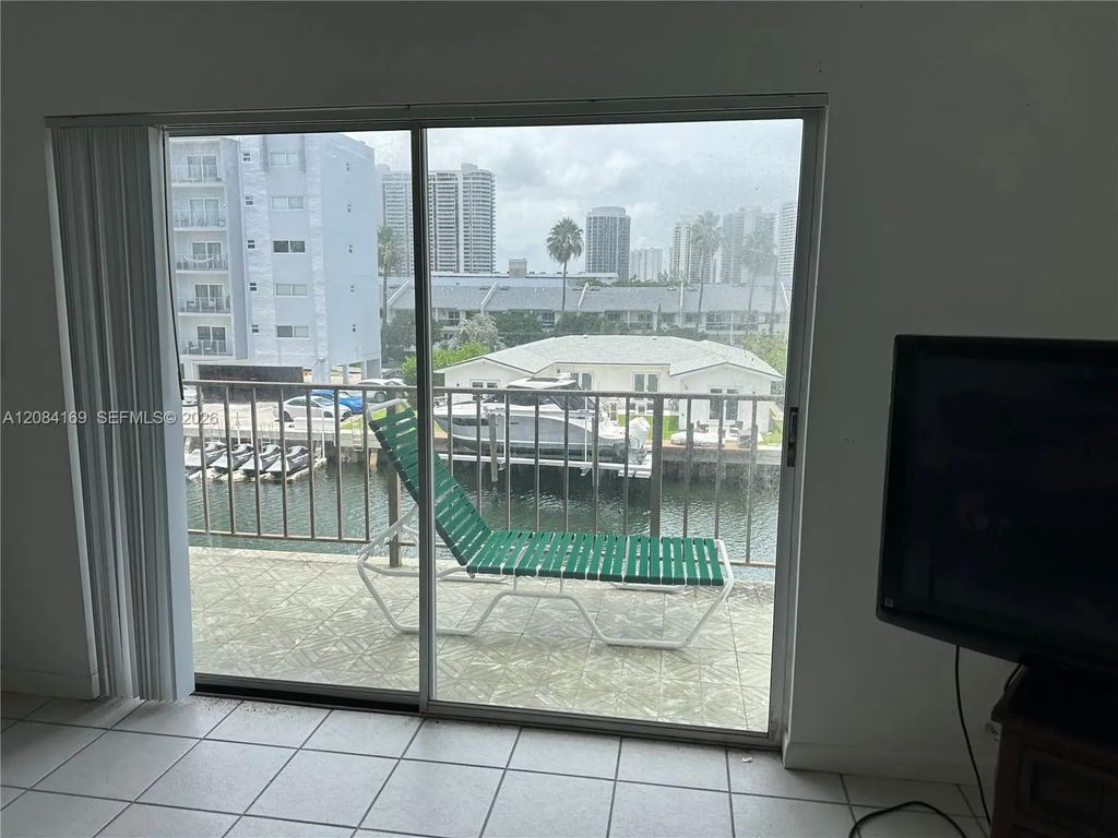 3665 Ne 167th Street #307, North Miami Beach