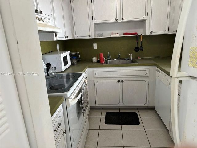 5 of 23 - 3665 Ne 167th Street #307, North Miami Beach, FL