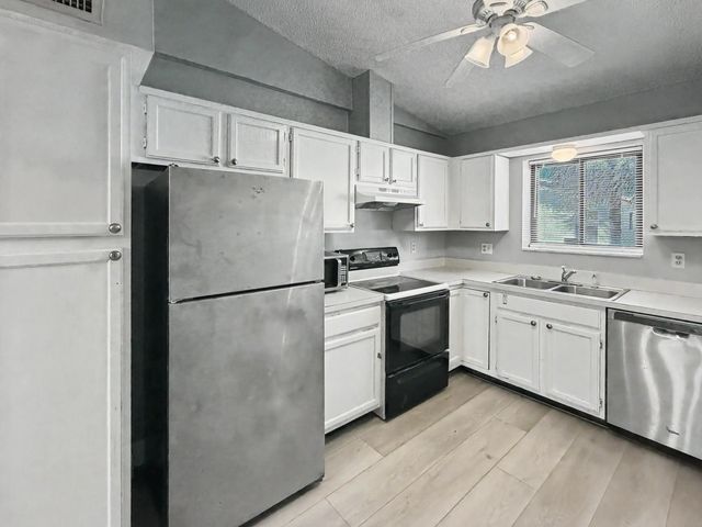 4 of 18 - 330 Palmwood Place #210, Boca Raton, FL