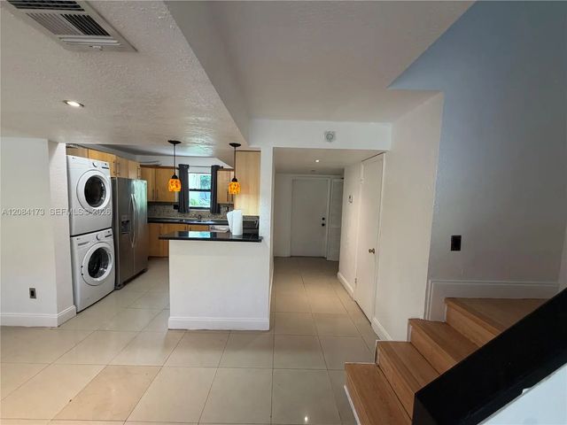 2 of 34 - 20509 Nw 15th Avenue #5-2, Miami Gardens, FL