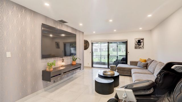 4 of 20 - 2235 Nw 45th Avenue, Coconut Creek, FL