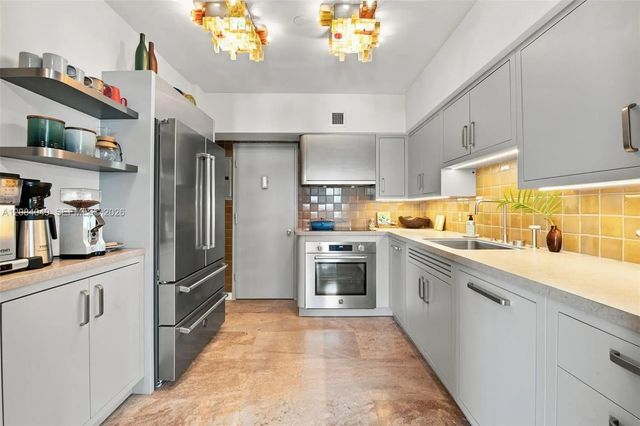5 of 17 - 16 Island Avenue #4e, Miami Beach, FL