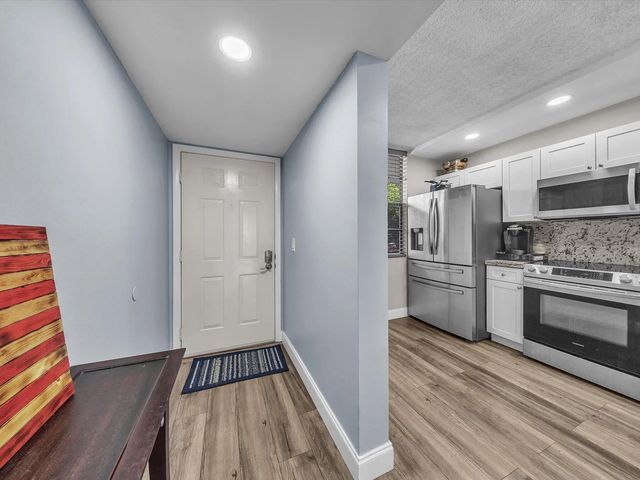 5 of 27 - 1701 Whitehall Drive #302, Davie, FL