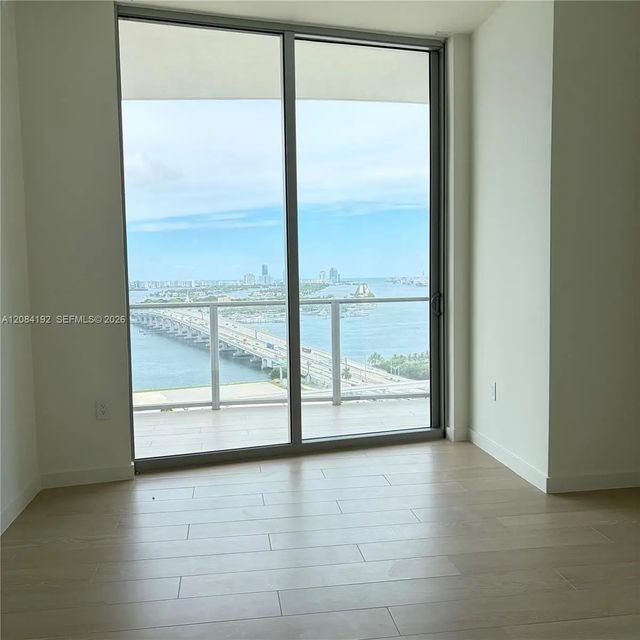 4 of 28 - 1400 Biscayne Boulevard #2003, Miami, FL