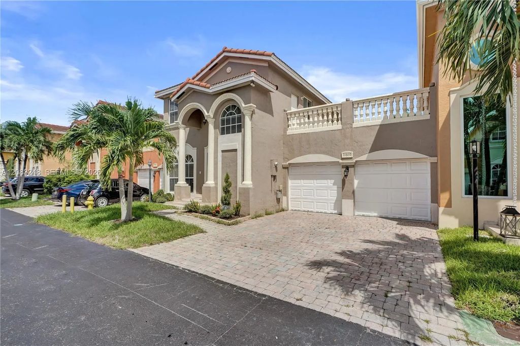 10809 Nw 51st Trail, Doral