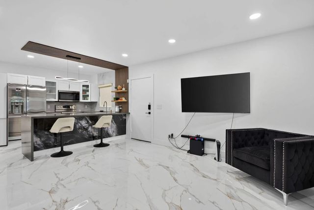 4 of 20 - 8404 W Sample Road #230, Coral Springs, FL