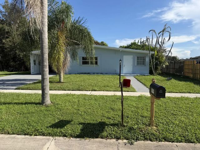 2 of 17 - 111 Se Castana Court, Port St. Lucie, FL