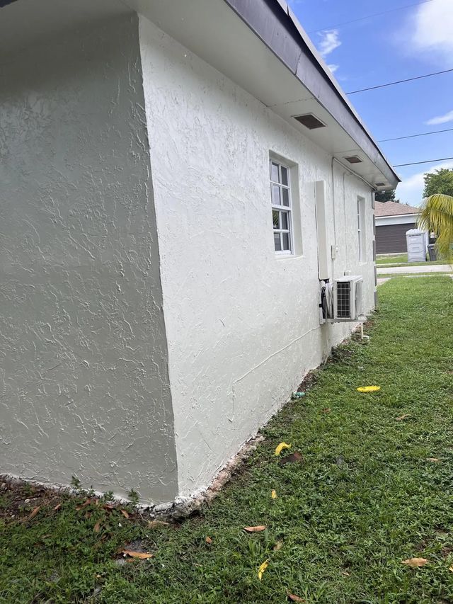 5 of 23 - 5012 Sw 22nd Street, West Park, FL