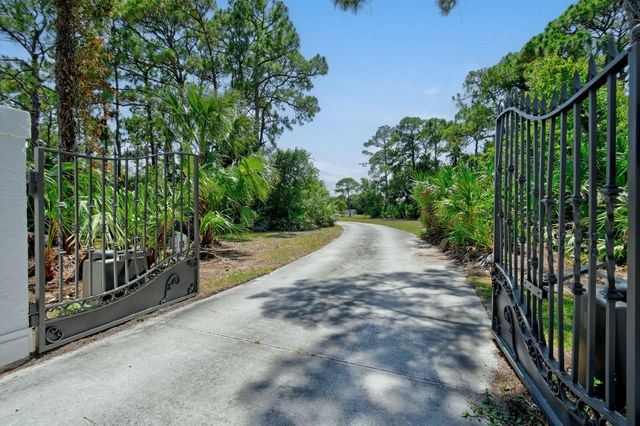 3 of 35 - 425 N Ffa Road, Fort Pierce, FL