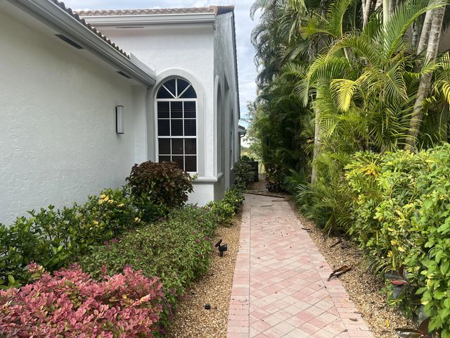 4 of 62 - 4638 Carlton Golf Drive, Lake Worth, FL