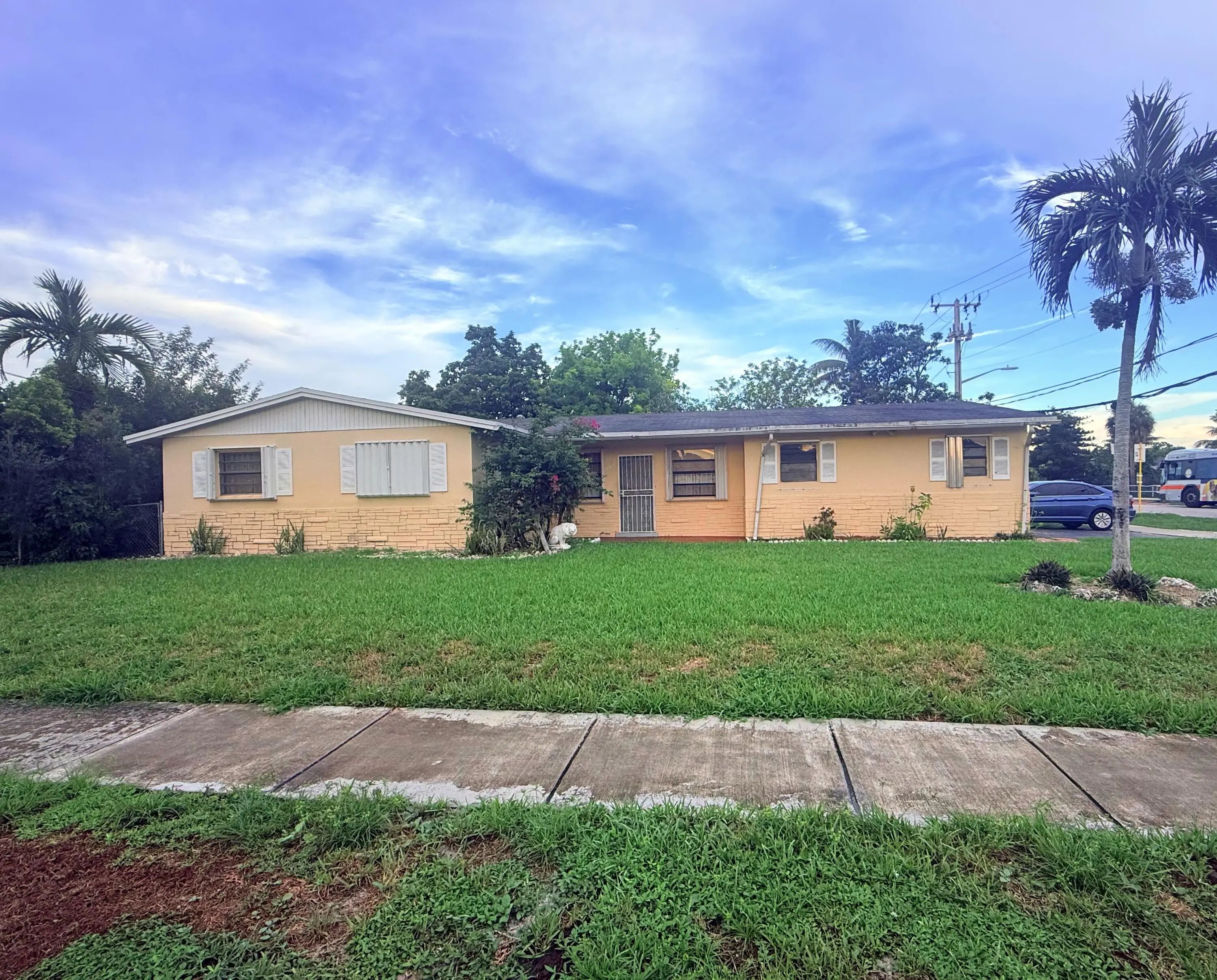 1600 Nw 47th Avenue, Lauderhill