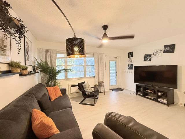 2 of 41 - 543 Durham S #543, Deerfield Beach, FL