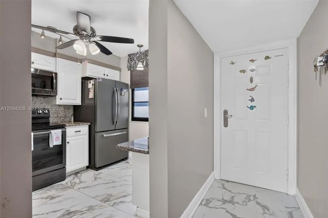 3 of 39 - 1502 Whitehall Drive #305, Davie, FL