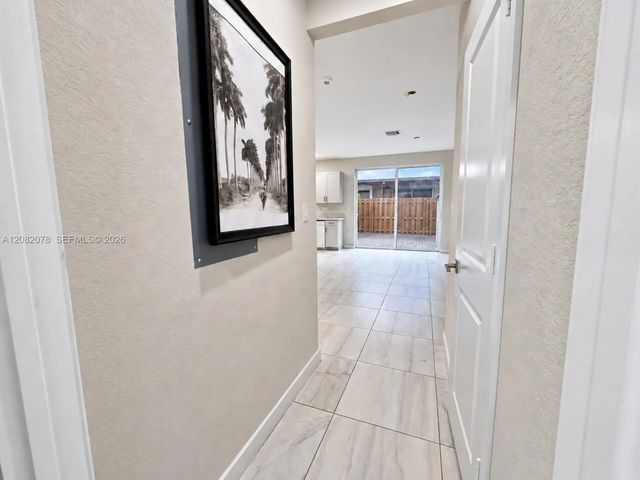 3 of 35 - 2419 Se 11th Street, Homestead, FL