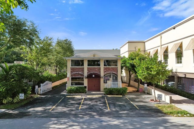 2 of 70 - 8 Se 8th Street, Fort Lauderdale, FL