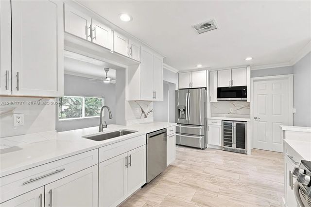 3 of 43 - 4716 Nw 48th Avenue, Tamarac, FL