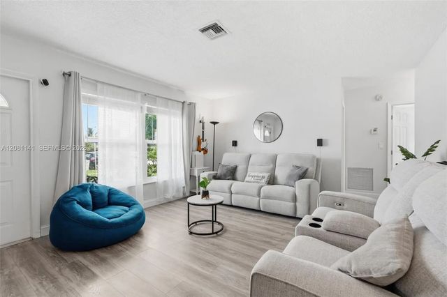 4 of 46 - 6220 Sw 18th Place, North Lauderdale, FL