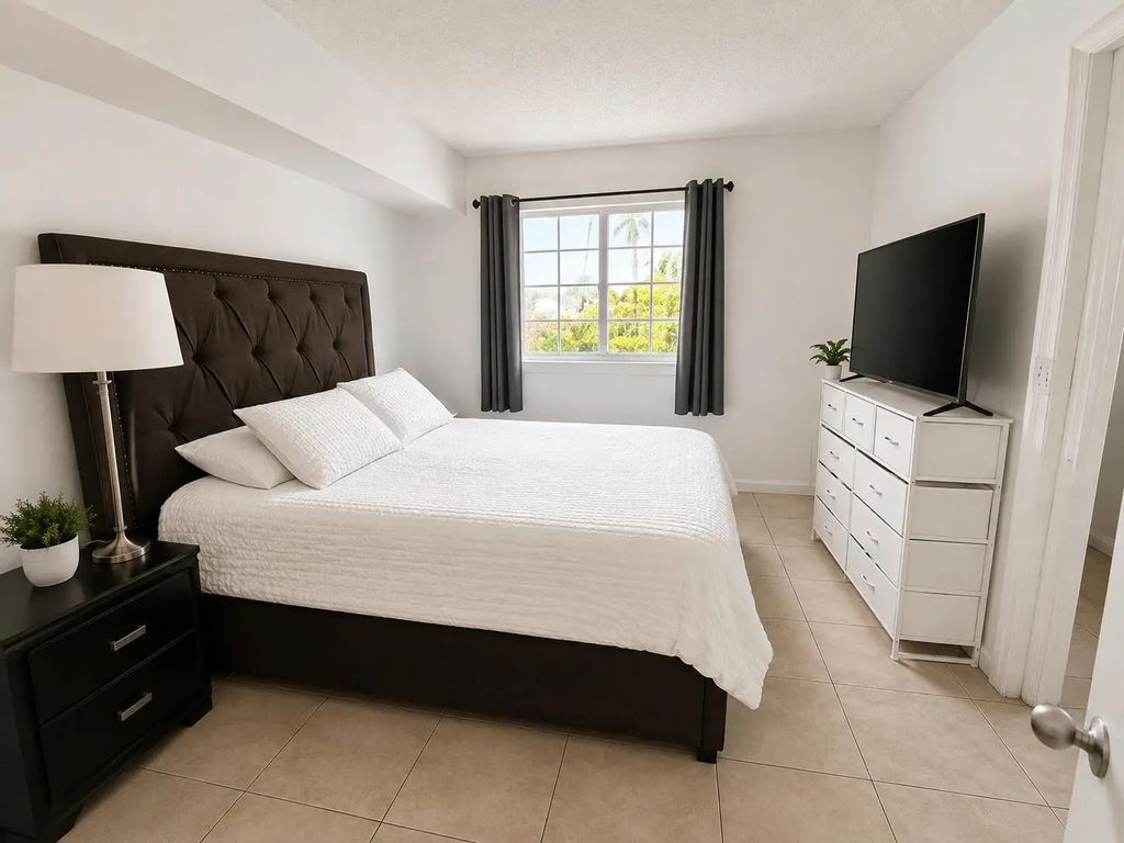 3271 Sabal Palm Manor #106, Davie