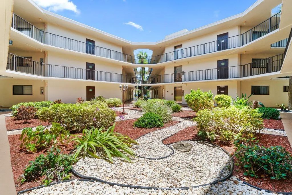 5100 Las Verdes Circle #316, Delray Beach