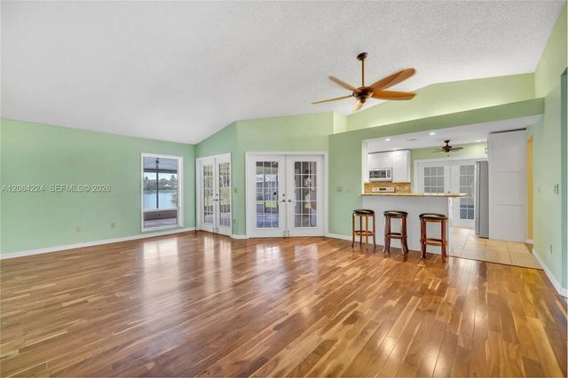 685 Se 25th Lane, Homestead