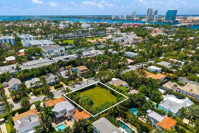 3 of 5 - 243 Seaspray Avenue, Palm Beach, FL