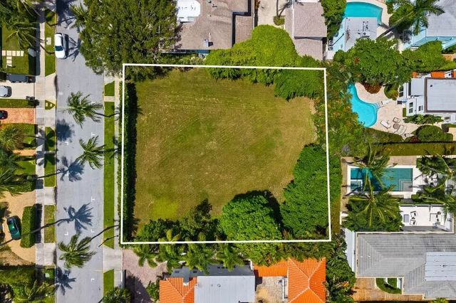 4 of 5 - 243 Seaspray Avenue, Palm Beach, FL