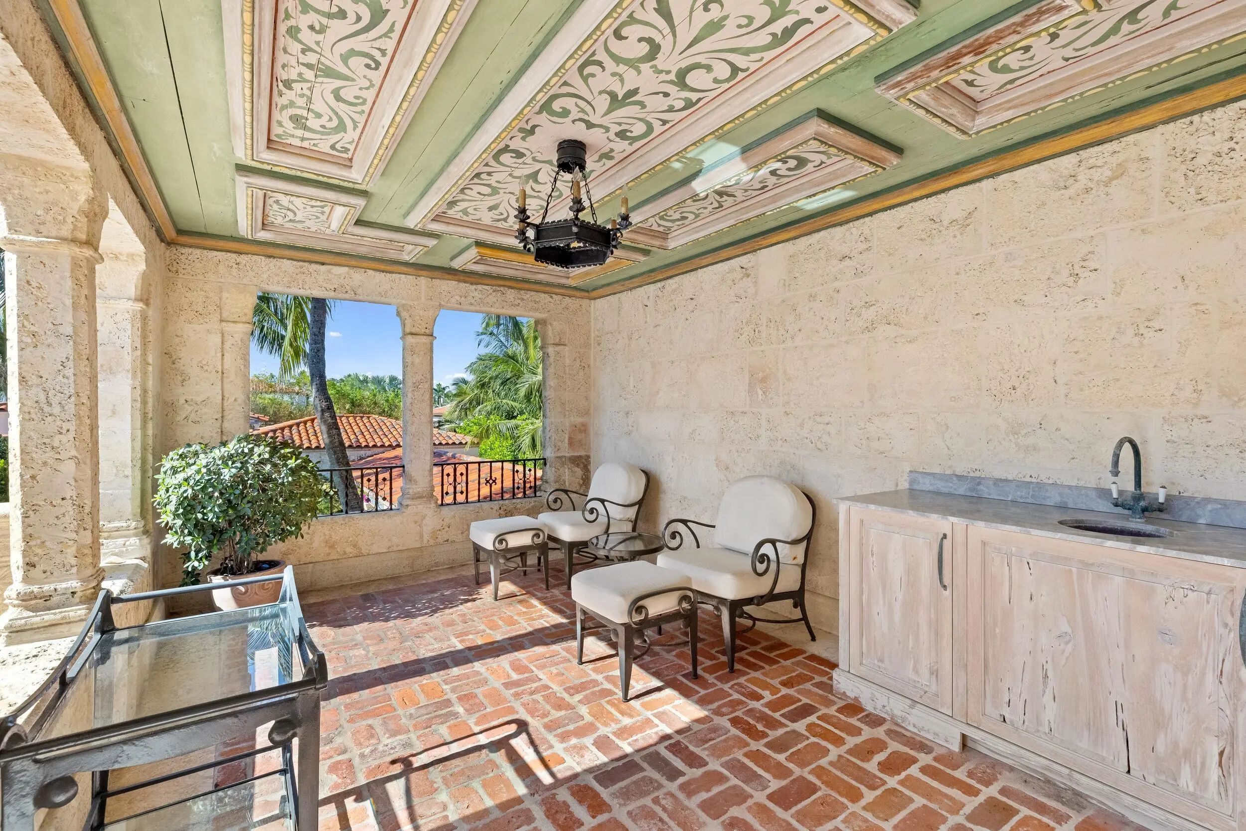920 S Ocean Boulevard, Palm Beach, FL, 33480