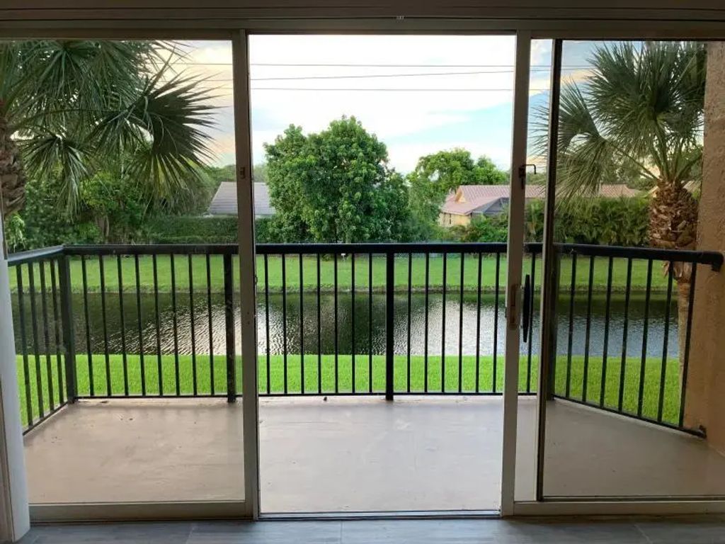 9033 Wiles Road #205, Coral Springs