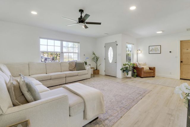 2 of 39 - 8016 Se Palm Street, Hobe Sound, FL