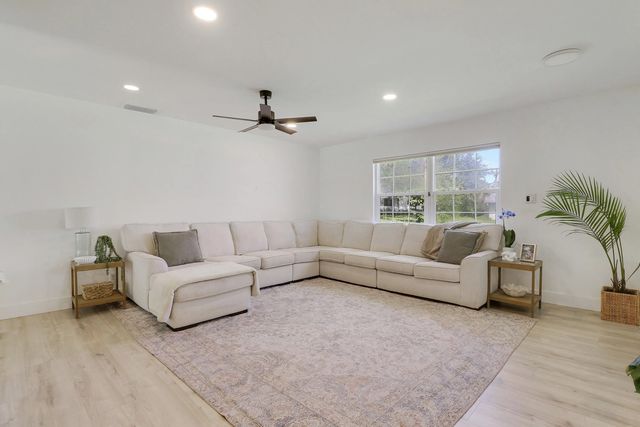 3 of 39 - 8016 Se Palm Street, Hobe Sound, FL