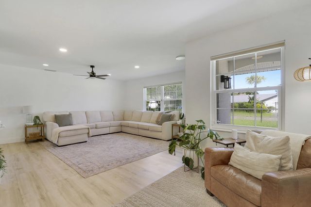 4 of 39 - 8016 Se Palm Street, Hobe Sound, FL