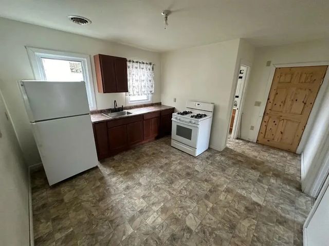 2 of 6 - 1834 Hamburg Street, Schenectady, 