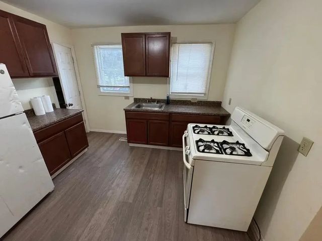 4 of 6 - 1834 Hamburg Street, Schenectady, 