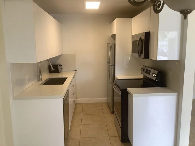 3 of 24 - 1045 Exeter C #1045, Boca Raton, FL