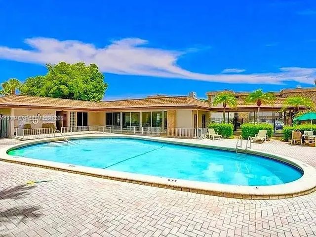 2 of 7 - 2431 Sw 82nd Avenue #202, Davie, FL