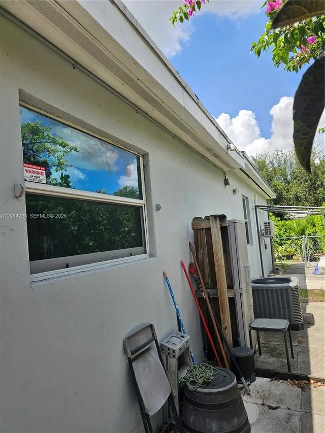 4 of 23 - 12145 Ne 11th Court, North Miami, FL