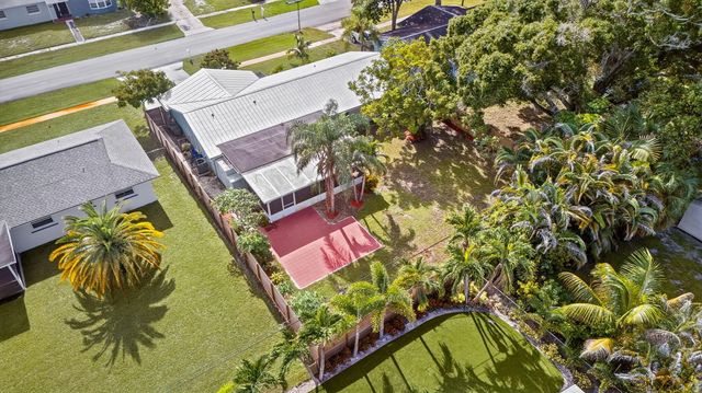 2 of 33 - 502 Circle E, Jupiter, FL
