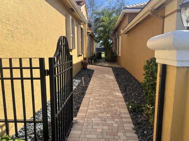 2 of 54 - 4194 Imperial Isle Drive, Lake Worth, FL