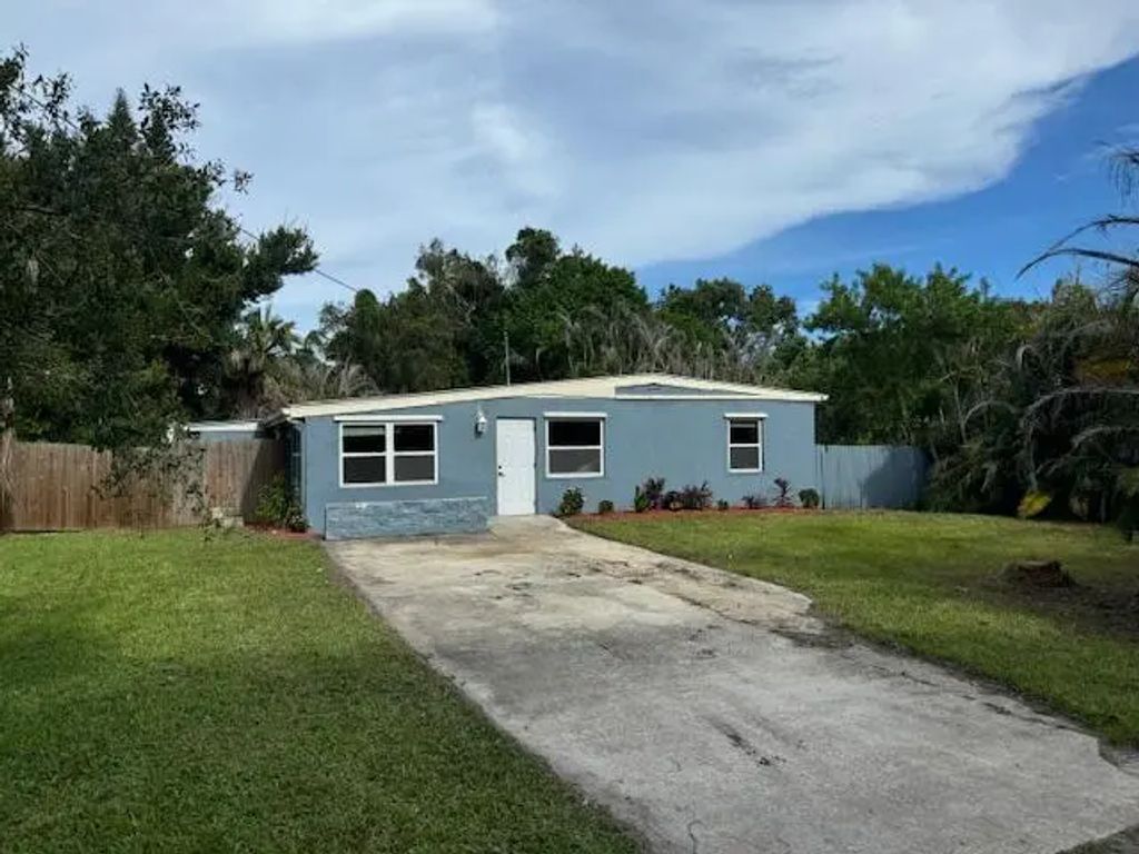 2504 Rolyat Street, Fort Pierce