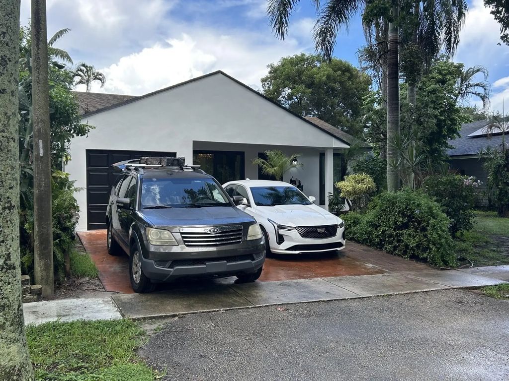 8671 Sw 16th Court, Pembroke Pines