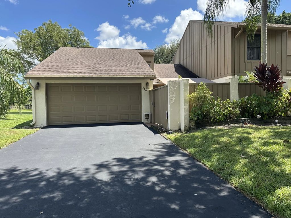 319 Wood Dale Drive, Wellington