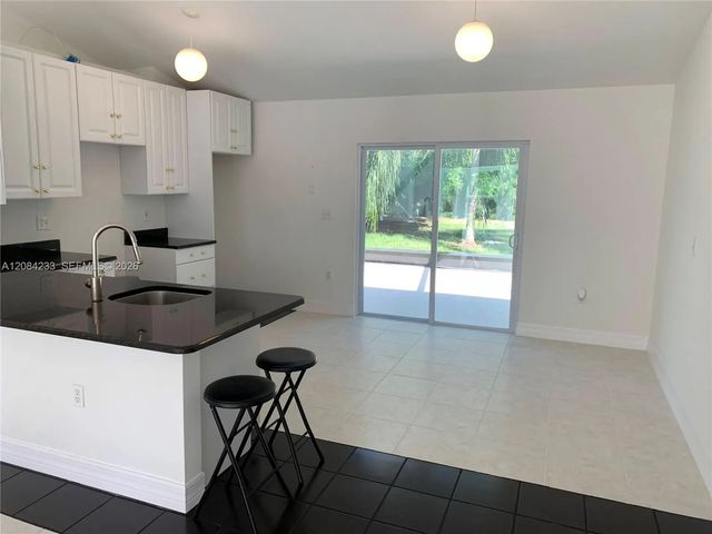 4 of 12 - 5570 Nw Cruzan Avenue, Port St. Lucie, FL