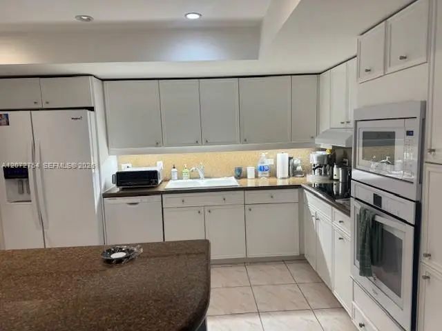 5 of 15 - 8855 Collins Avenue #5b, Surfside, FL
