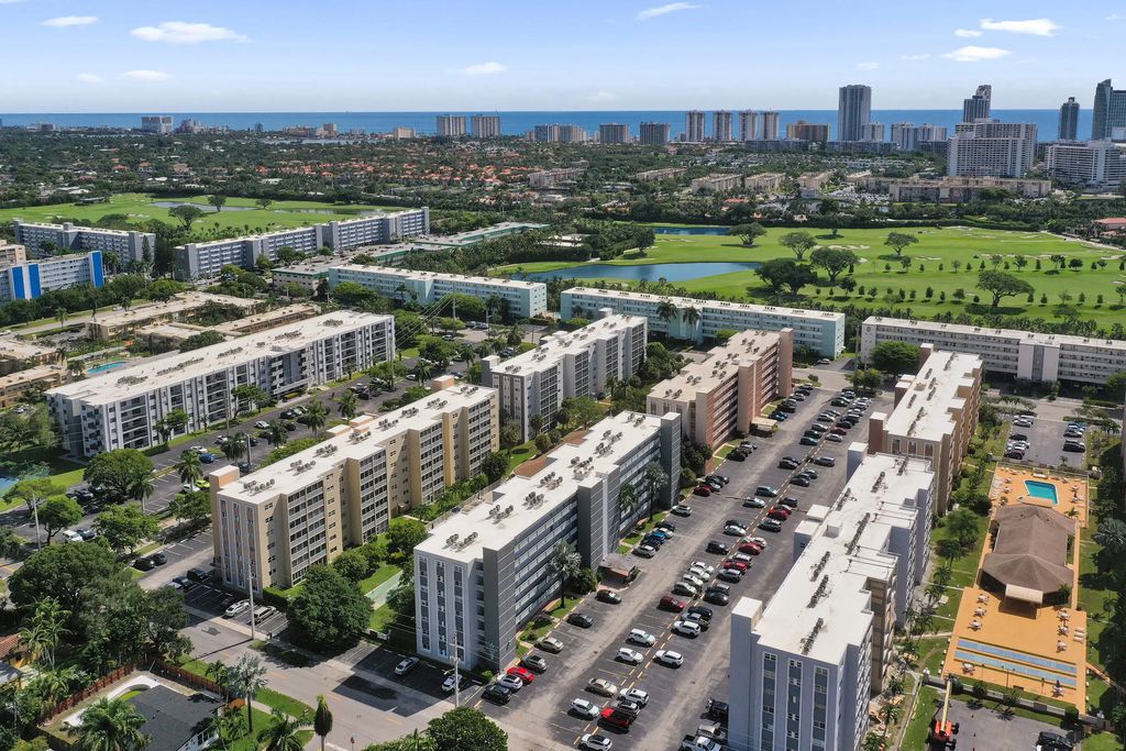 610 Ne 12th Avenue #306, Hallandale Beach