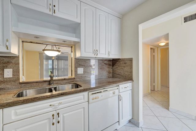 610 Ne 12th Avenue #306, Hallandale Beach