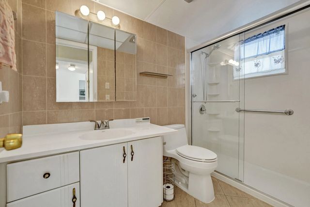 3 of 38 - 610 Ne 12th Avenue #306, Hallandale Beach, FL