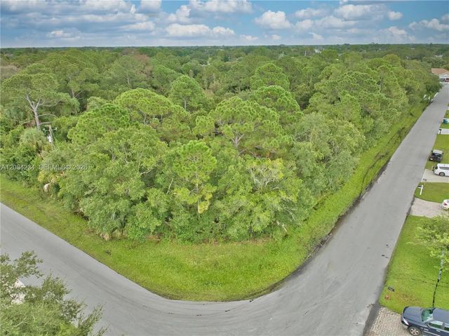 4 of 7 - 2099 Sw Brevity Terrace, Port St. Lucie, FL